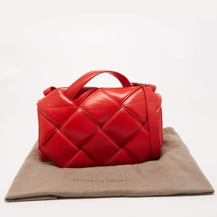 Pre Owned Bottega Veneta Red Intrecciato Leather Padded Cassette Top Handle Bag