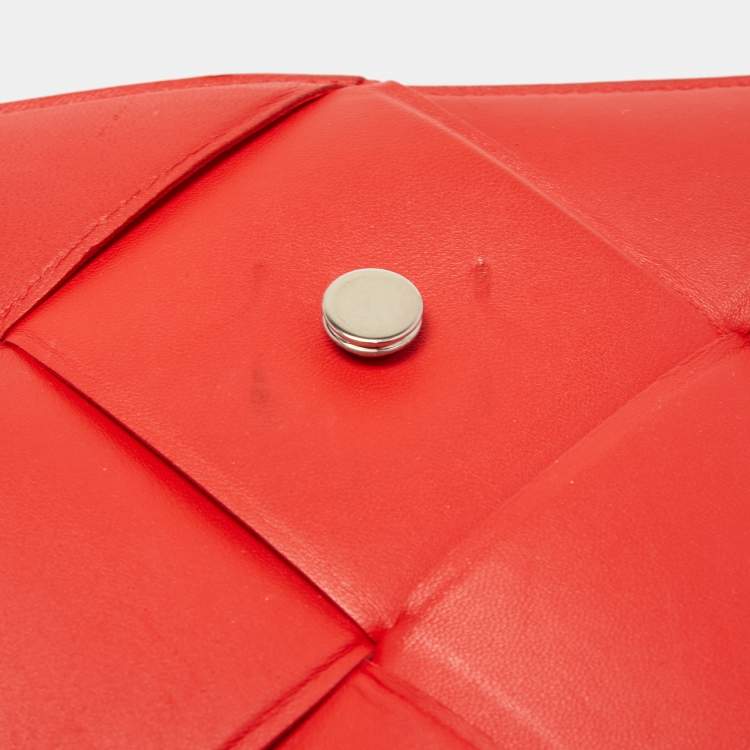 Pre Owned Bottega Veneta Red Intrecciato Leather Padded Cassette Top Handle Bag