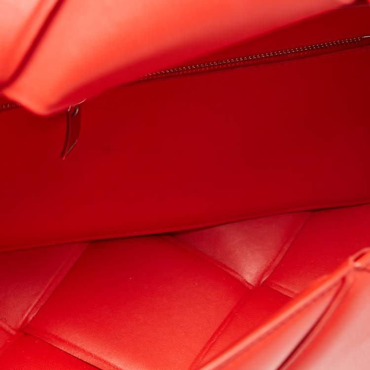Pre Owned Bottega Veneta Red Intrecciato Leather Padded Cassette Top Handle Bag