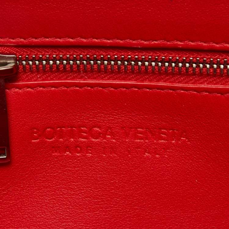 Pre Owned Bottega Veneta Red Intrecciato Leather Padded Cassette Top Handle Bag