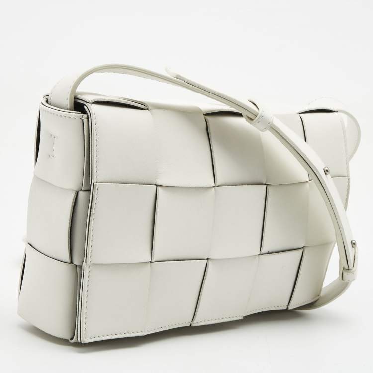Pre Owned Bottega Veneta White Intrecciato Leather Cassette Shoulder Bag