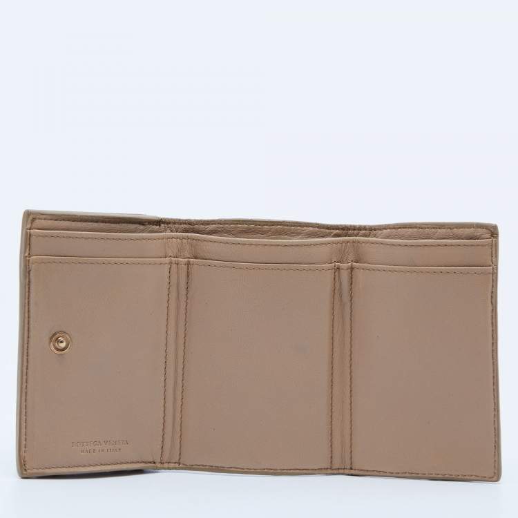 Pre Owned Bottega Veneta Beige Intrecciato Leather Trifold Wallet