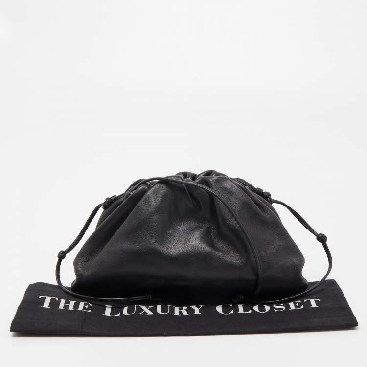 Pre Owned Bottega Veneta Black Leather Mini The Pouch Bag