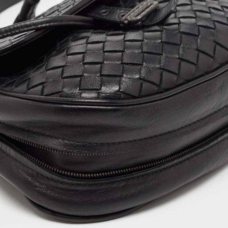 مملوكة مسبقًا Bottega Veneta Black Intrecciato Leather Zip Around Tassel Belt Bag