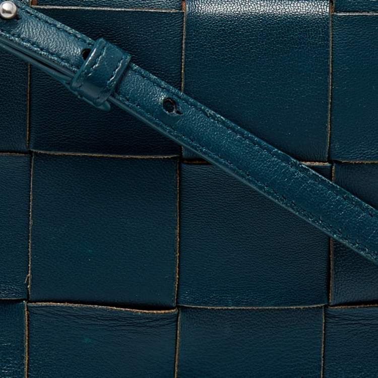 Pre Owned Bottega Veneta Green Maxi Intrecciato Leather Mini Cassette Crossbody Bag