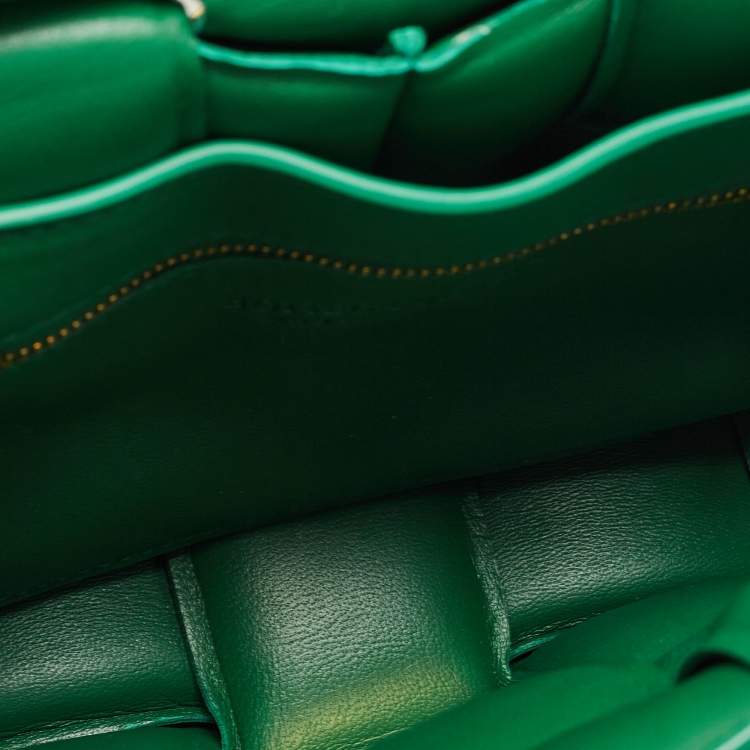 Pre Owned Bottega Veneta Green Padded Leather Chain Cassette Shoulder Bag