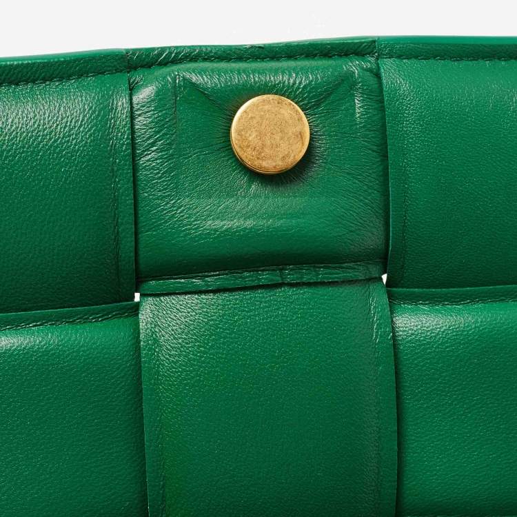 Pre Owned Bottega Veneta Green Padded Leather Chain Cassette Shoulder Bag