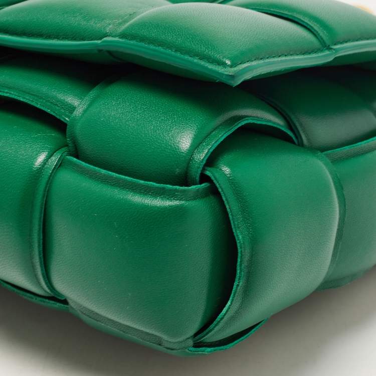 Pre Owned Bottega Veneta Green Padded Leather Chain Cassette Shoulder Bag