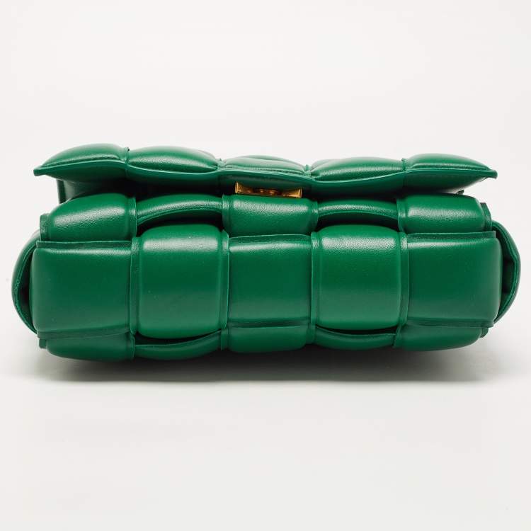 Pre Owned Bottega Veneta Green Padded Leather Chain Cassette Shoulder Bag