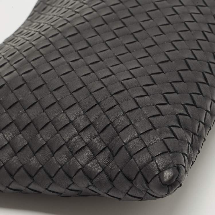 Pre Owned Bottega Veneta Black Intrecciato Leather Top Zip Pouch