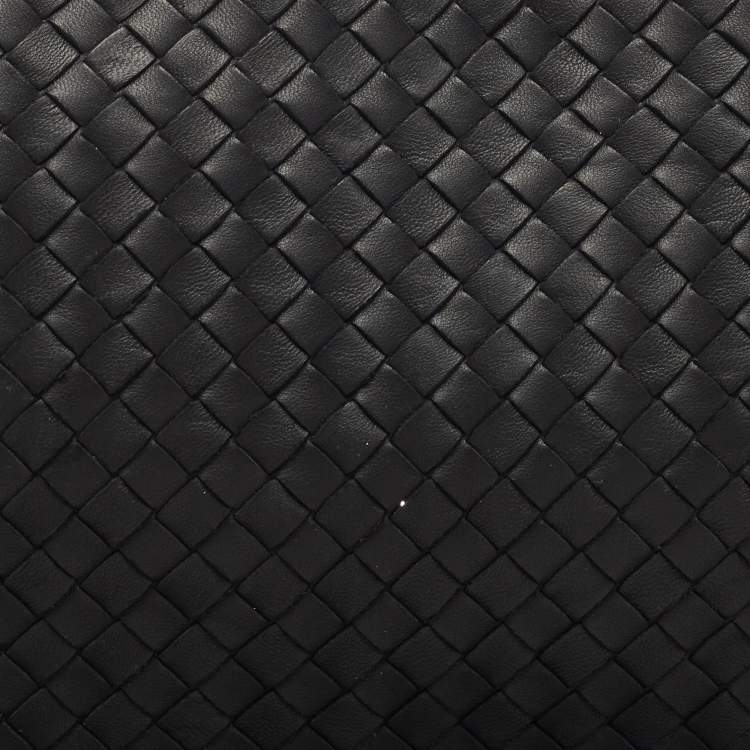 Pre Owned Bottega Veneta Black Intrecciato Leather Top Zip Pouch
