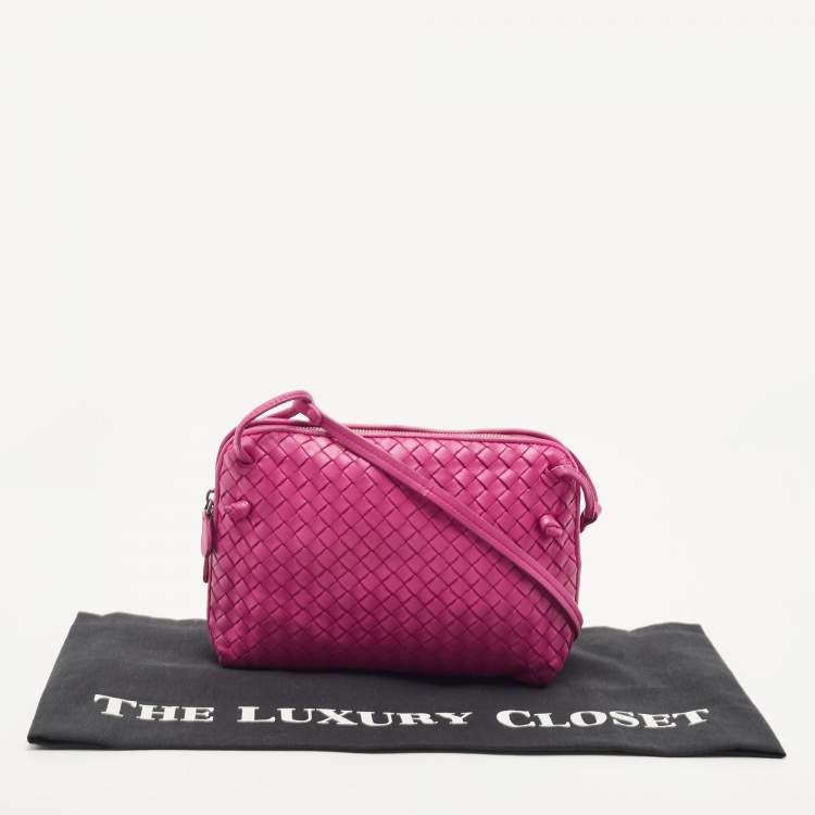 Pre Owned Bottega Veneta Magenta Intrecciato Leather Nodini Crossbody Bag