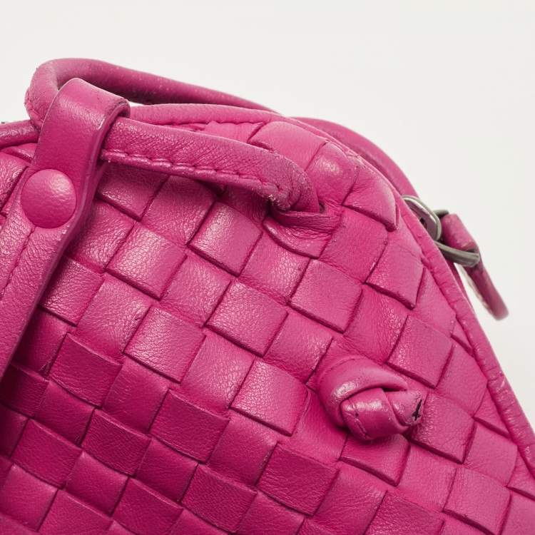 Pre Owned Bottega Veneta Magenta Intrecciato Leather Nodini Crossbody Bag