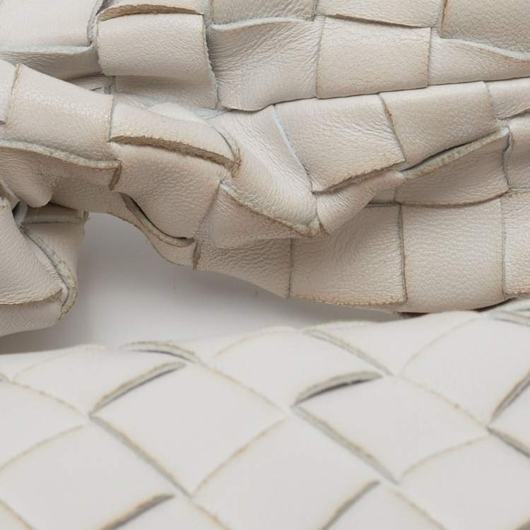 Pre Owned Bottega Veneta Off White Intrecciato Leather Mini Jodie Hobo
