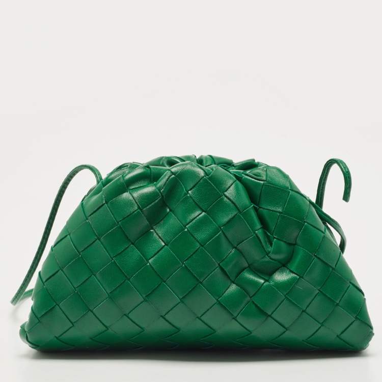 Pre Owned Bottega Veneta Green Intrecciato Leather Mini The Pouch Bag