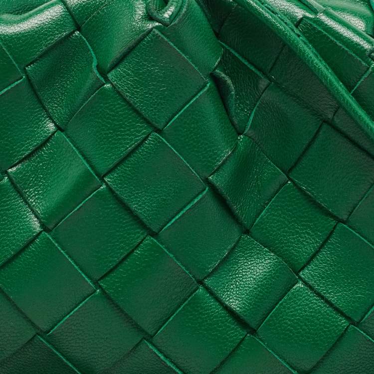 Pre Owned Bottega Veneta Green Intrecciato Leather Mini The Pouch Bag