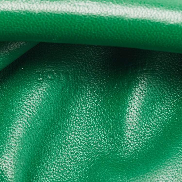 Pre Owned Bottega Veneta Green Intrecciato Leather Mini The Pouch Bag