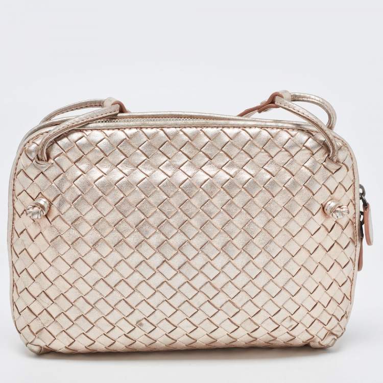 Pre Owned Bottega Veneta Metallic Rose Gold Intrecciato Leather Nodini Crossbody Bag