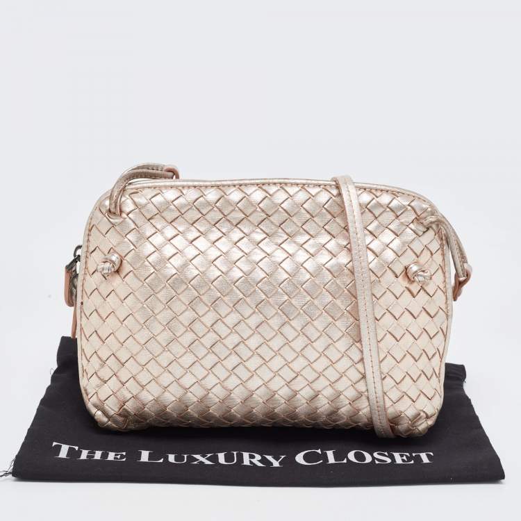 Pre Owned Bottega Veneta Metallic Rose Gold Intrecciato Leather Nodini Crossbody Bag