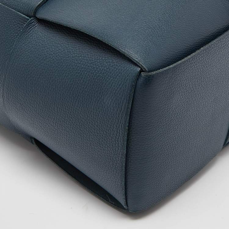Pre Owned Bottega Veneta Deep Blue Intrecciato Leather Medium Arco Tote