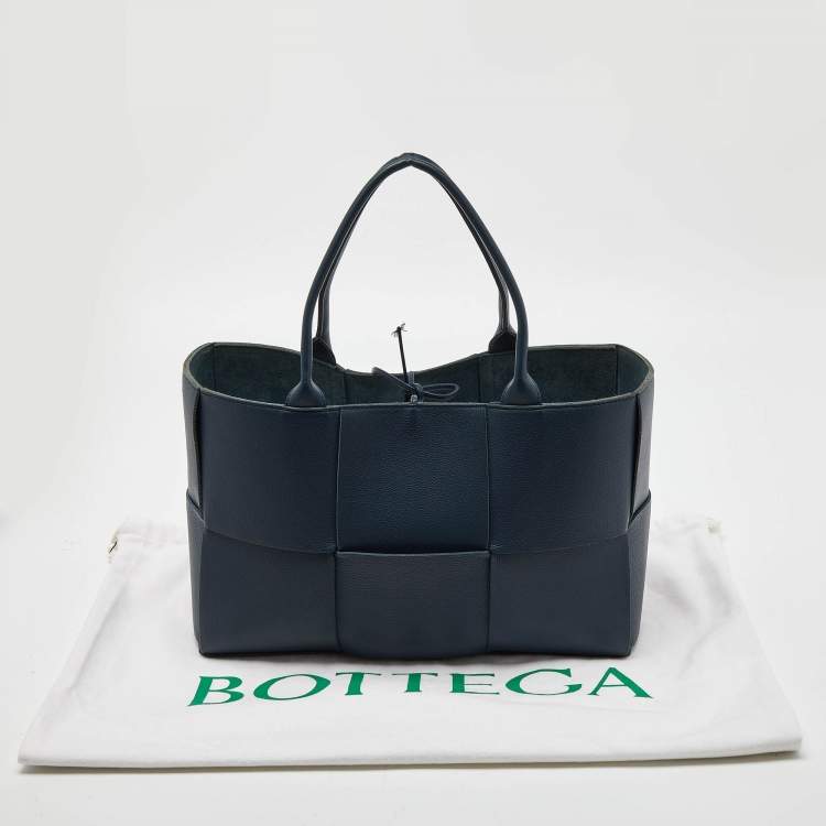 Pre Owned Bottega Veneta Deep Blue Intrecciato Leather Medium Arco Tote