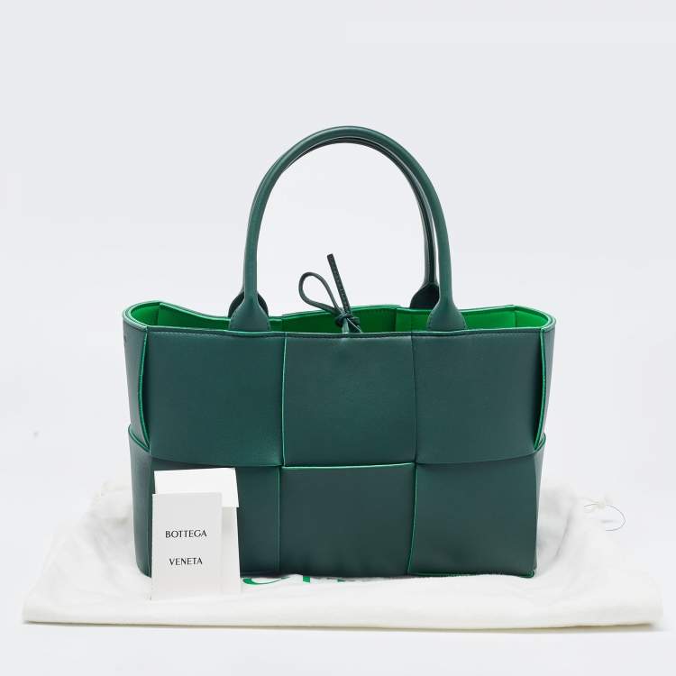 Pre Owned Bottega Veneta Green Intrecciato Leather Arco Tote