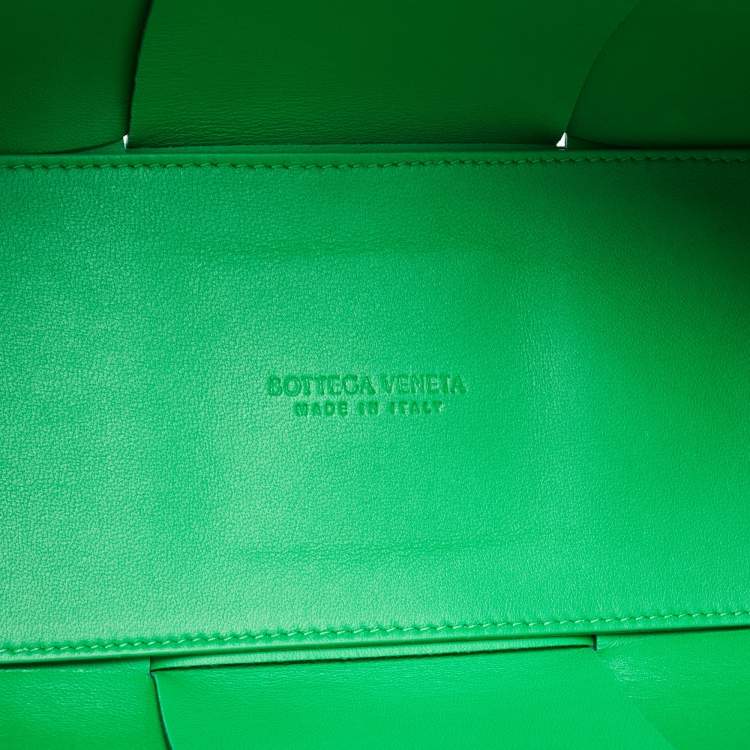 Pre Owned Bottega Veneta Green Intrecciato Leather Arco Tote