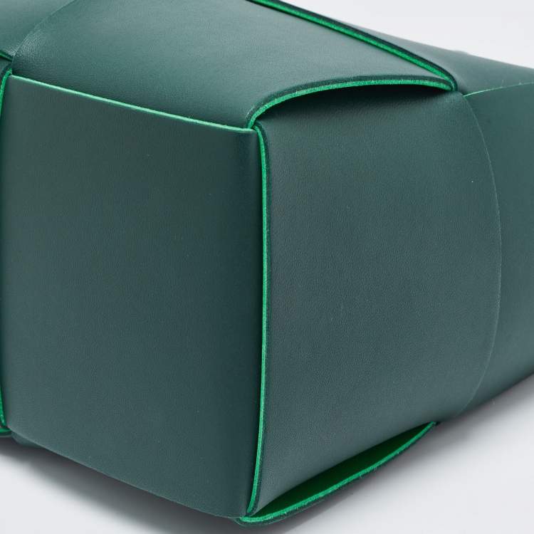 Pre Owned Bottega Veneta Green Intrecciato Leather Arco Tote