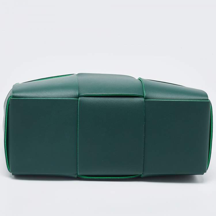 Pre Owned Bottega Veneta Green Intrecciato Leather Arco Tote