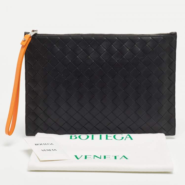 Pre Owned Bottega Veneta Black Intrecciato Leather Zip Wristlet Pouch