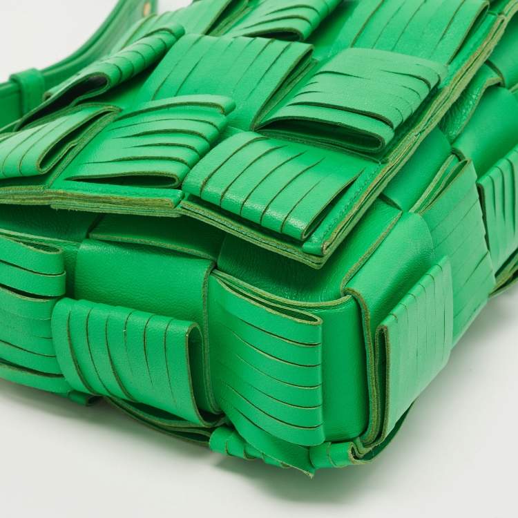 Pre Owned Bottega Veneta Green Leather Cassette Fringe Shoulder Bag