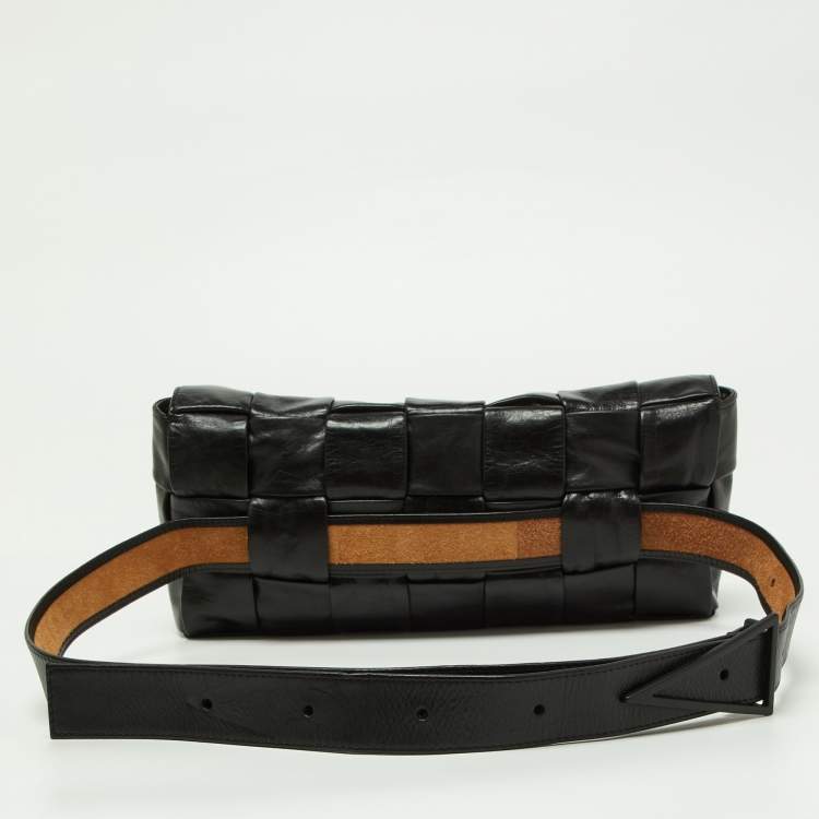 مملوكة مسبقًا Bottega Veneta Black Intrecciato Leather Cassette Belt Bag