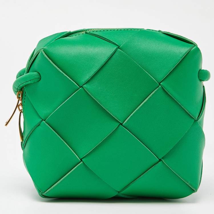 Pre Owned Bottega Veneta Green Intrecciato Leather Mini Loop Camera Bag