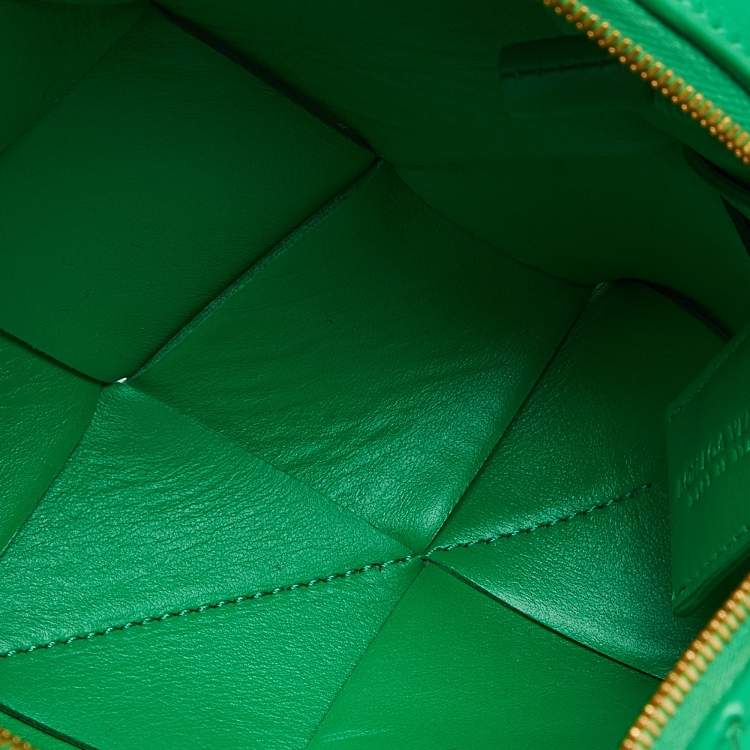 Pre Owned Bottega Veneta Green Intrecciato Leather Mini Loop Camera Bag