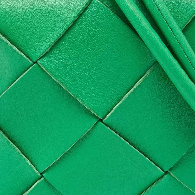 Pre Owned Bottega Veneta Green Intrecciato Leather Mini Loop Camera Bag