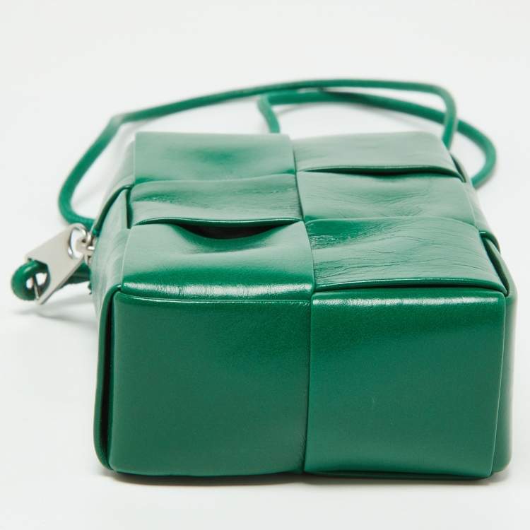 Pre Owned Bottega Veneta Green Intrecciato Leather Zip Pouch
