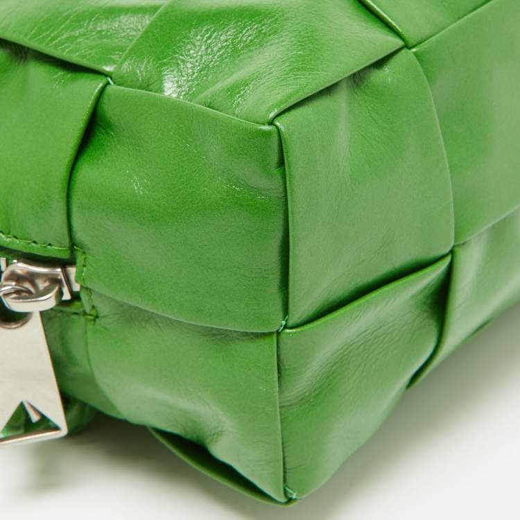 Pre Owned Bottega Veneta Green Leather Cassette Wristlet Pouch