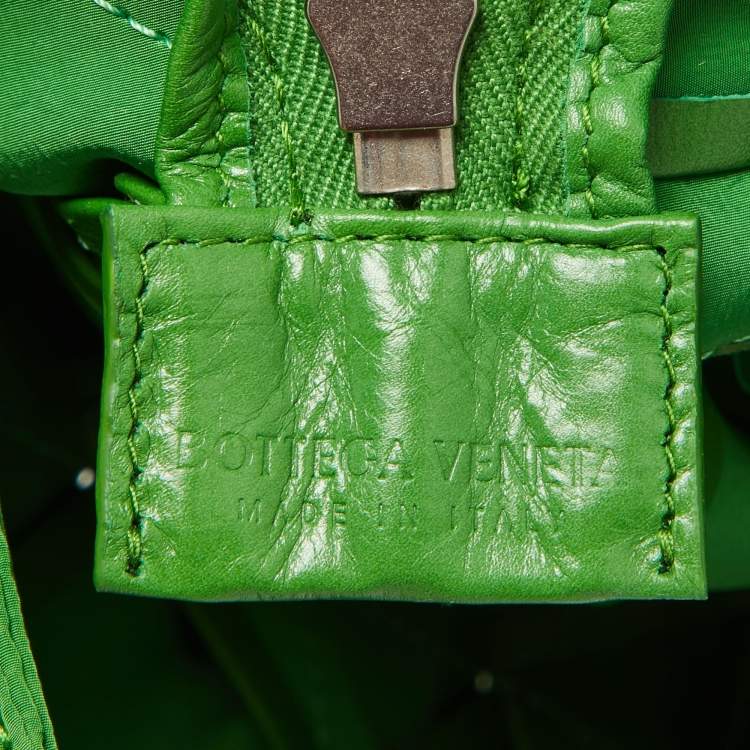 Pre Owned Bottega Veneta Green Leather Cassette Wristlet Pouch