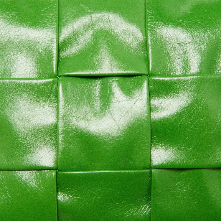 Pre Owned Bottega Veneta Green Leather Cassette Wristlet Pouch
