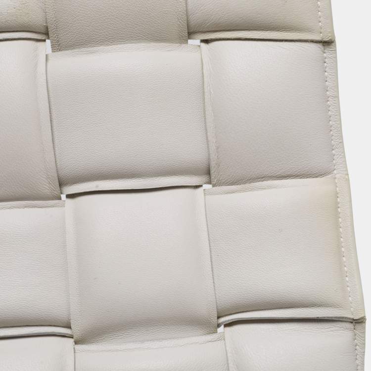 Pre Owned Bottega Veneta White Padded Leather Cassette Shoulder Bag