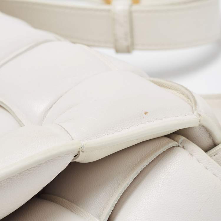 Pre Owned Bottega Veneta White Padded Leather Cassette Shoulder Bag