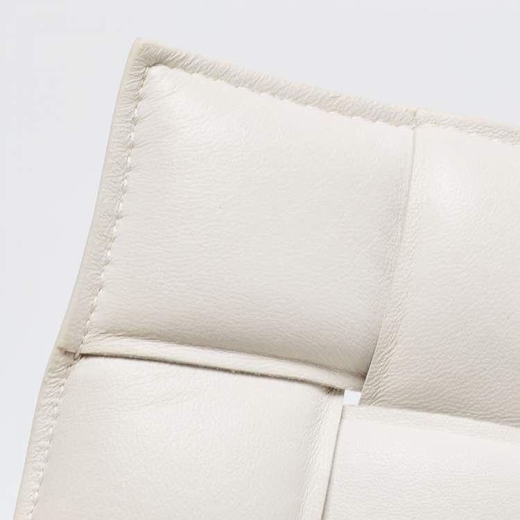 Pre Owned Bottega Veneta White Padded Leather Cassette Shoulder Bag