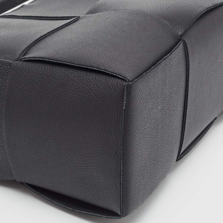 Pre Owned Bottega Veneta Black Intrecciato Leather Arco Tote