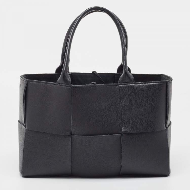 Pre Owned Bottega Veneta Black Intrecciato Leather Arco Tote