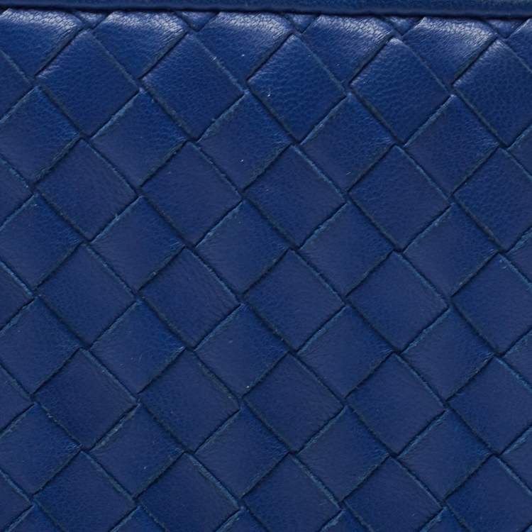 مملوكة مسبقًا Bottega Veneta Blue Intrecciato Leather Zip Around Wallet