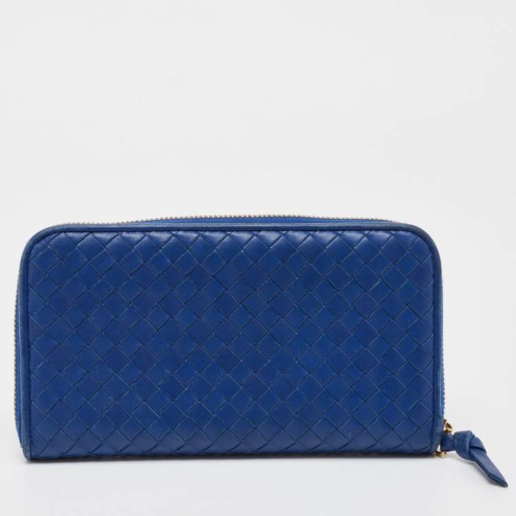 مملوكة مسبقًا Bottega Veneta Blue Intrecciato Leather Zip Around Wallet