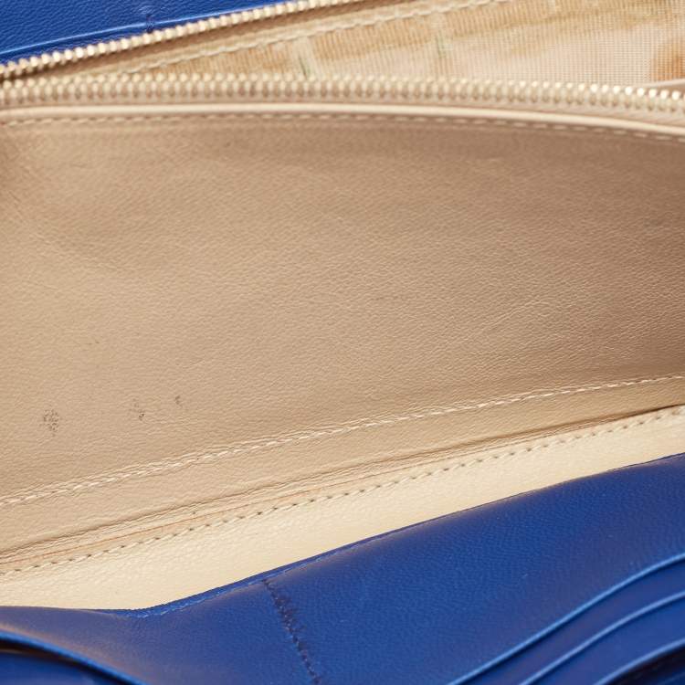 مملوكة مسبقًا Bottega Veneta Blue Intrecciato Leather Zip Around Wallet