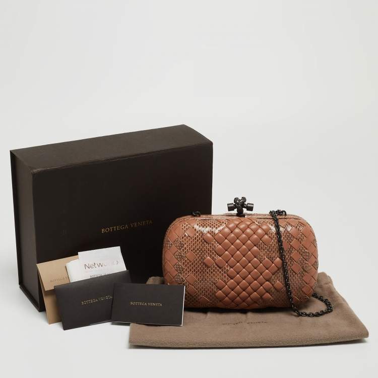 Pre Owned Bottega Veneta Beige Intrecciato Leather and Snakeskin Knot Chain Clutch