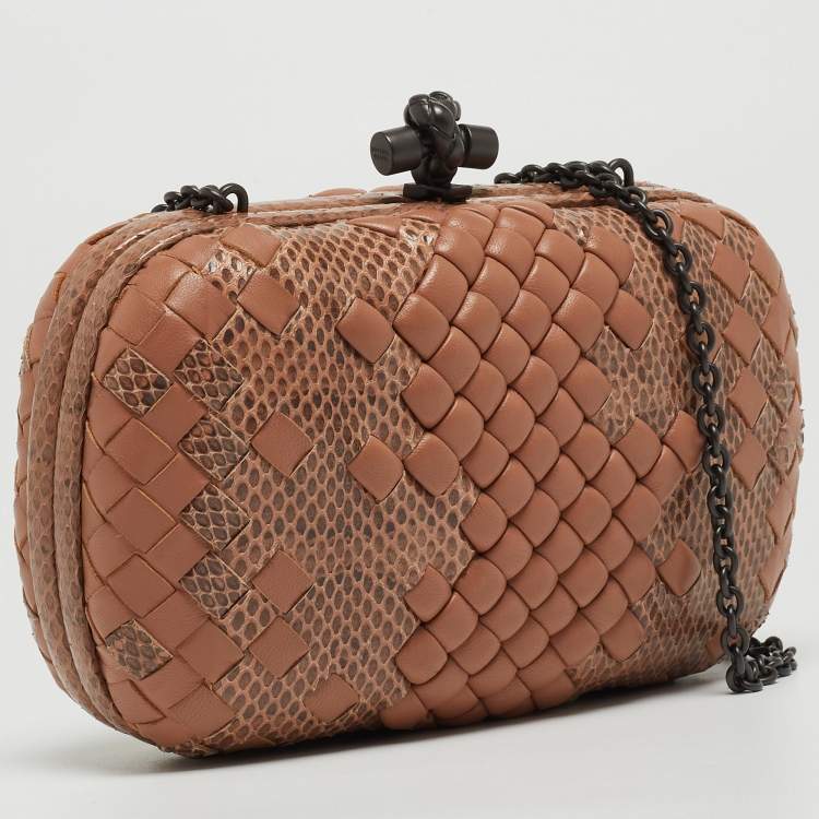 Pre Owned Bottega Veneta Beige Intrecciato Leather and Snakeskin Knot Chain Clutch