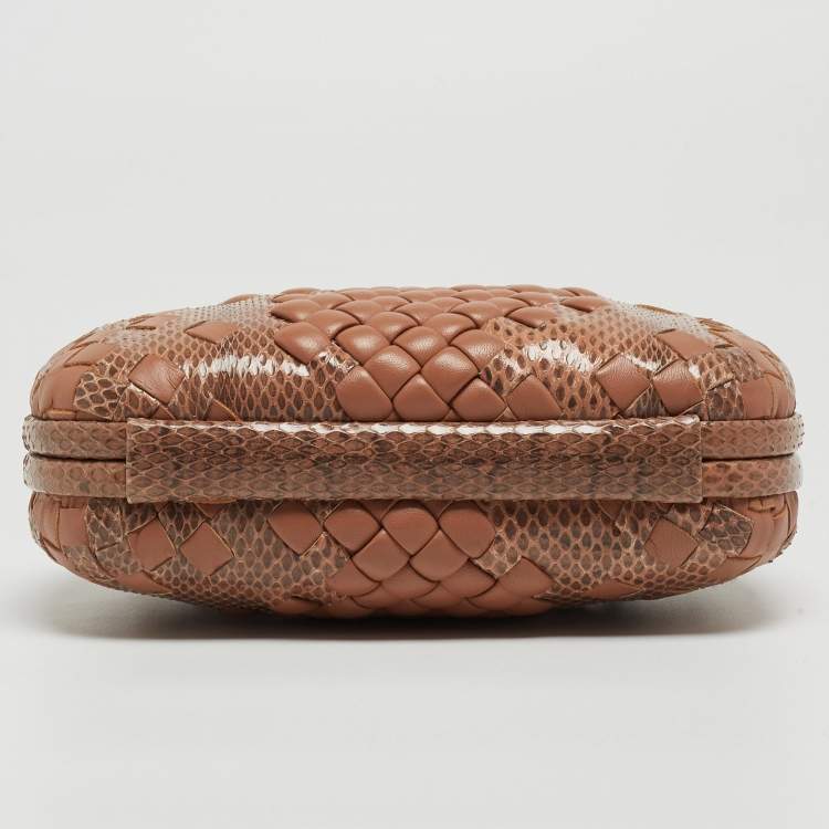 Pre Owned Bottega Veneta Beige Intrecciato Leather and Snakeskin Knot Chain Clutch